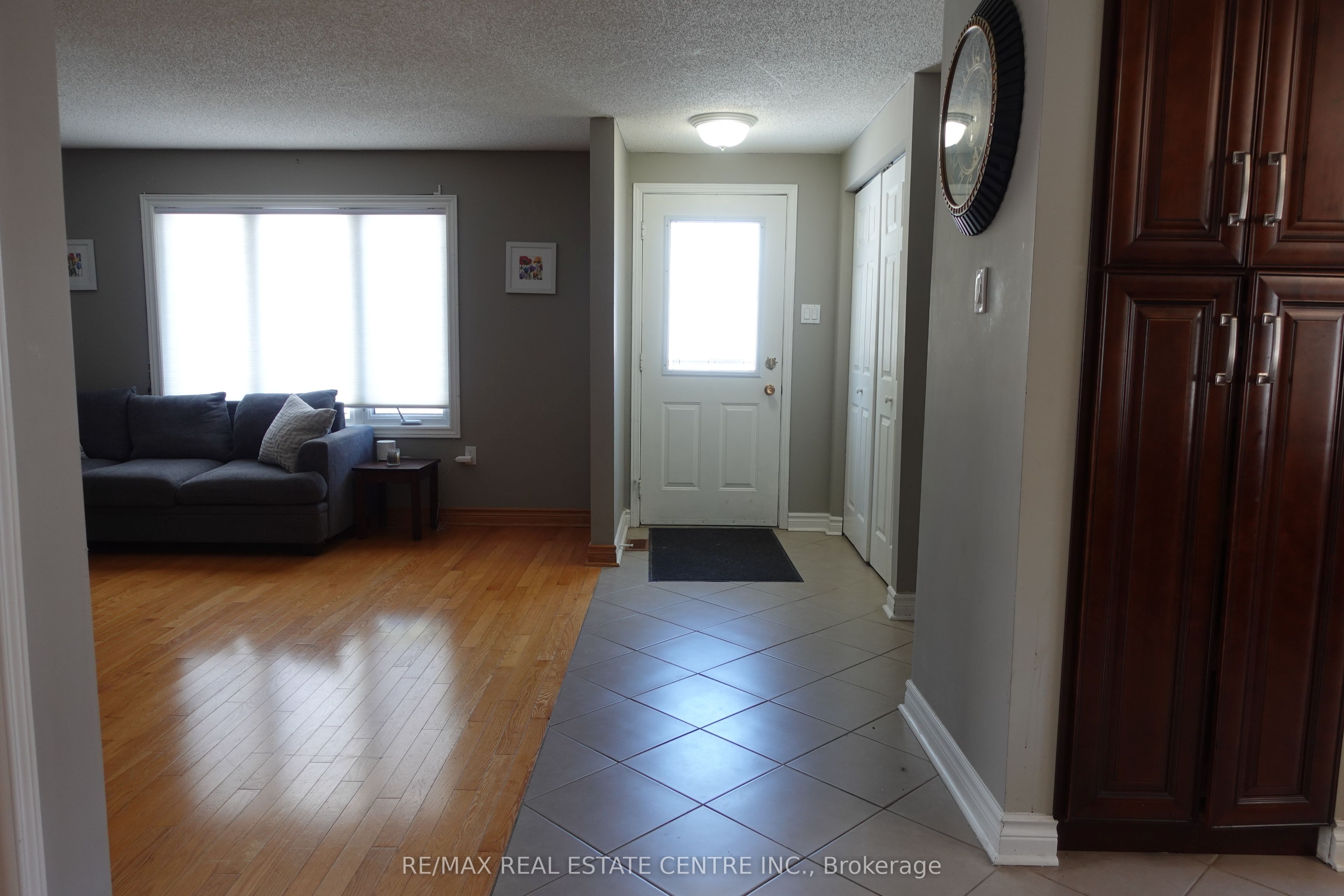 21 Maitland Drive, Barrie, ON, L4M 5W1 photo 2