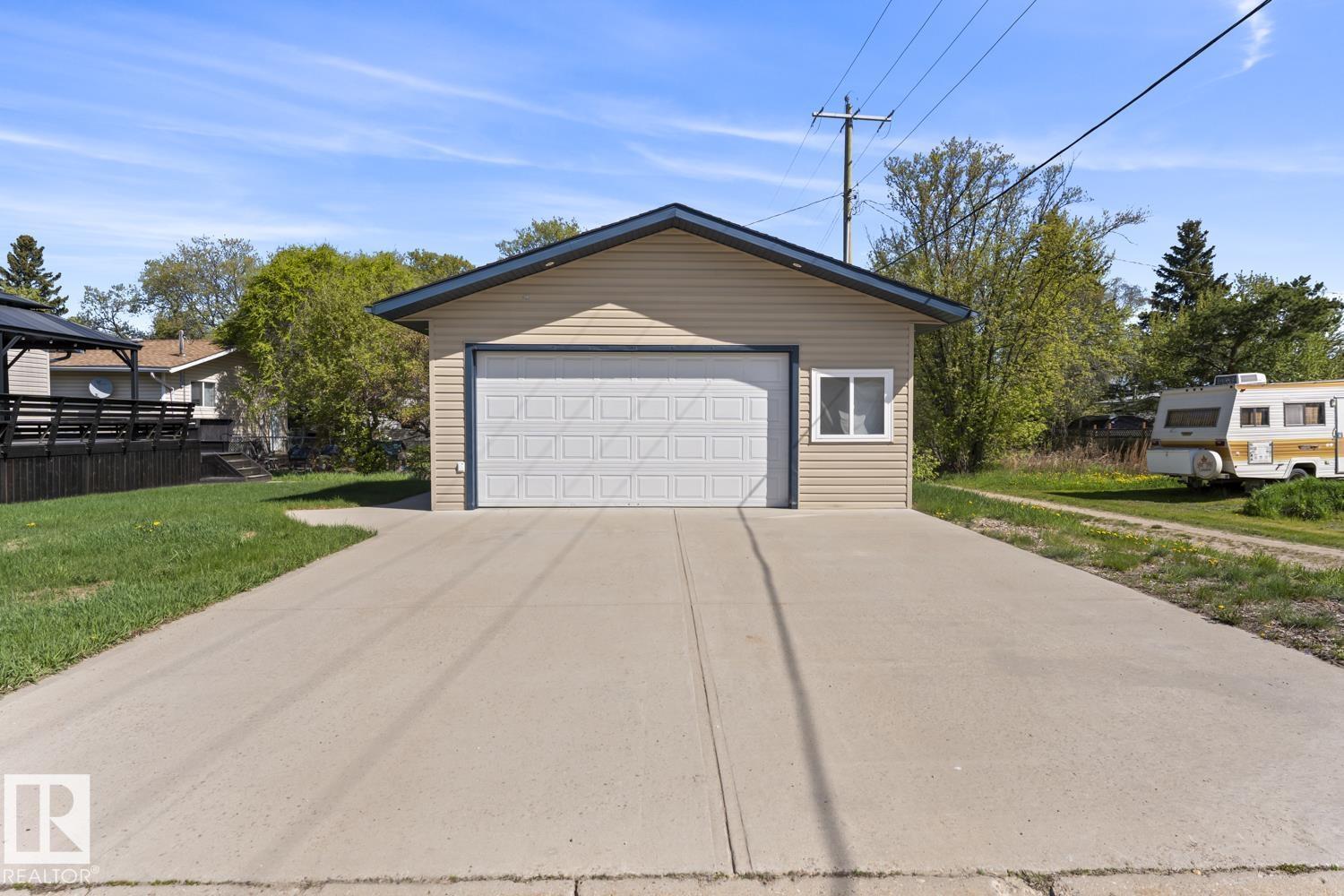 Additional image 2 of 1412 10 Street, Cold Lake, AB, T9M1J6