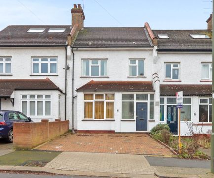 Horsham Avenue, London N12