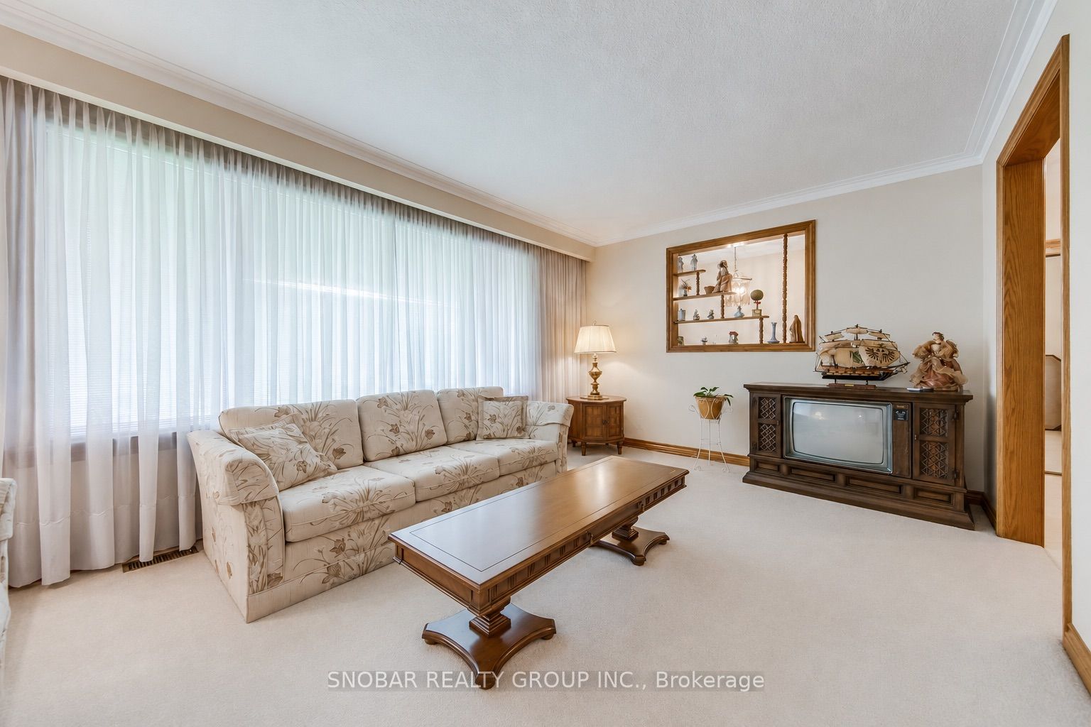 22 Norgrove Crescent, Toronto, ON, M9P 3C6 photo 4