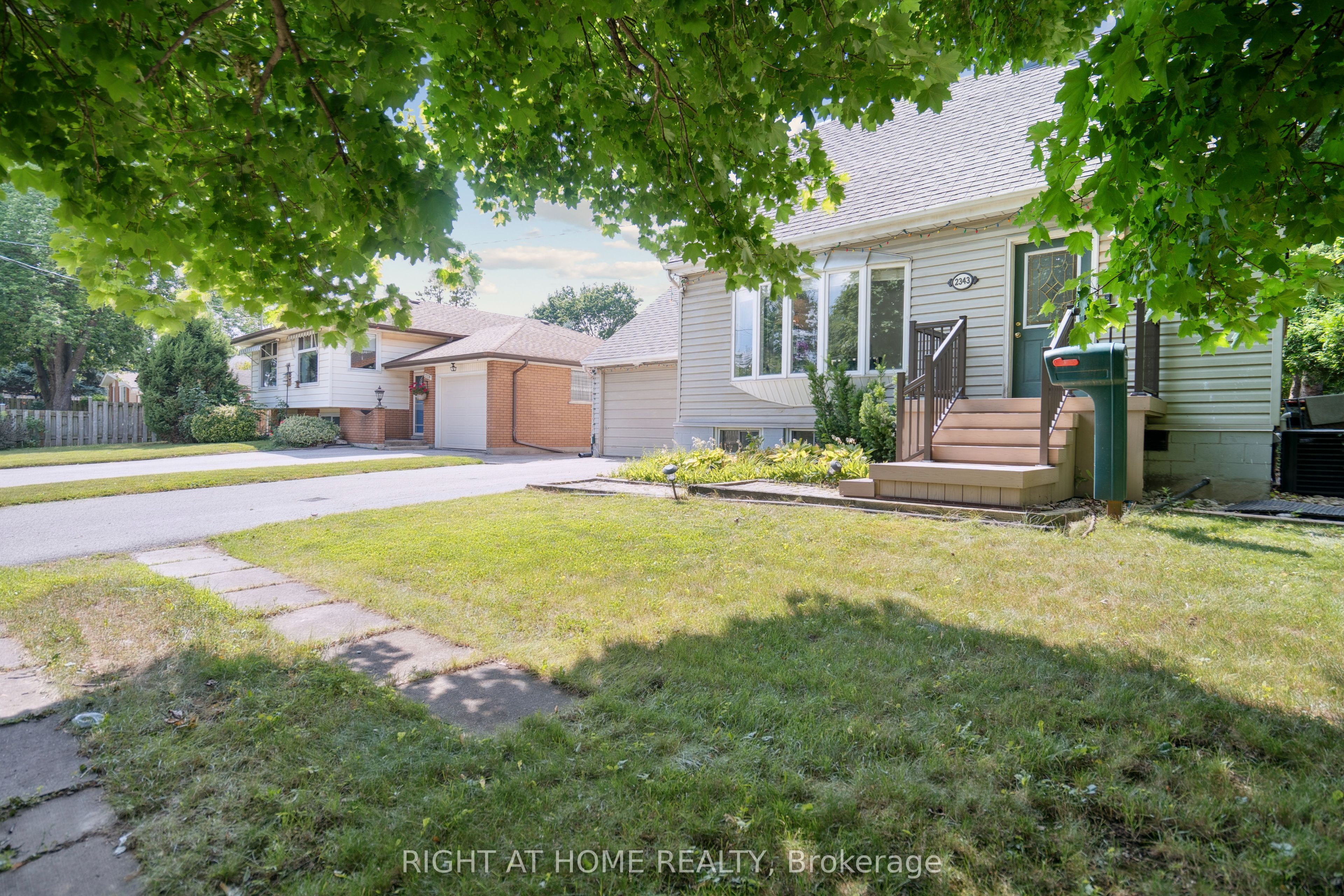2343 Mountainside Drive, Burlington, ON, L7P 1C1 photo 4