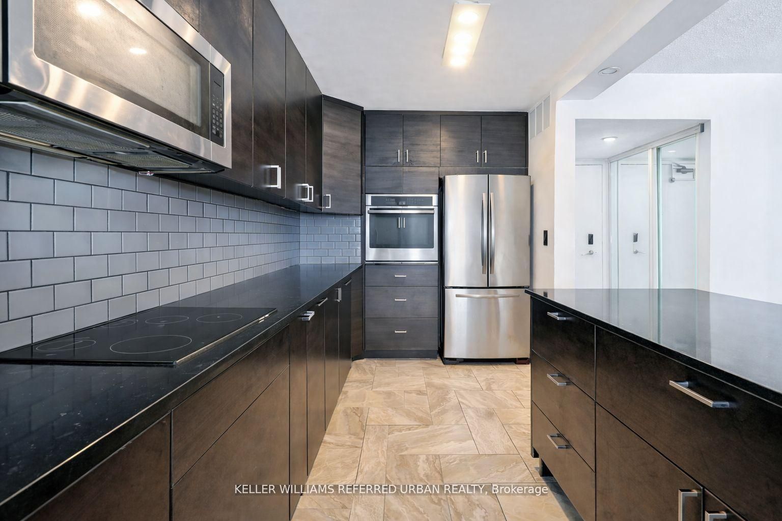 1811-10 Martha Eaton Way, Toronto, ON, M6M 5B3