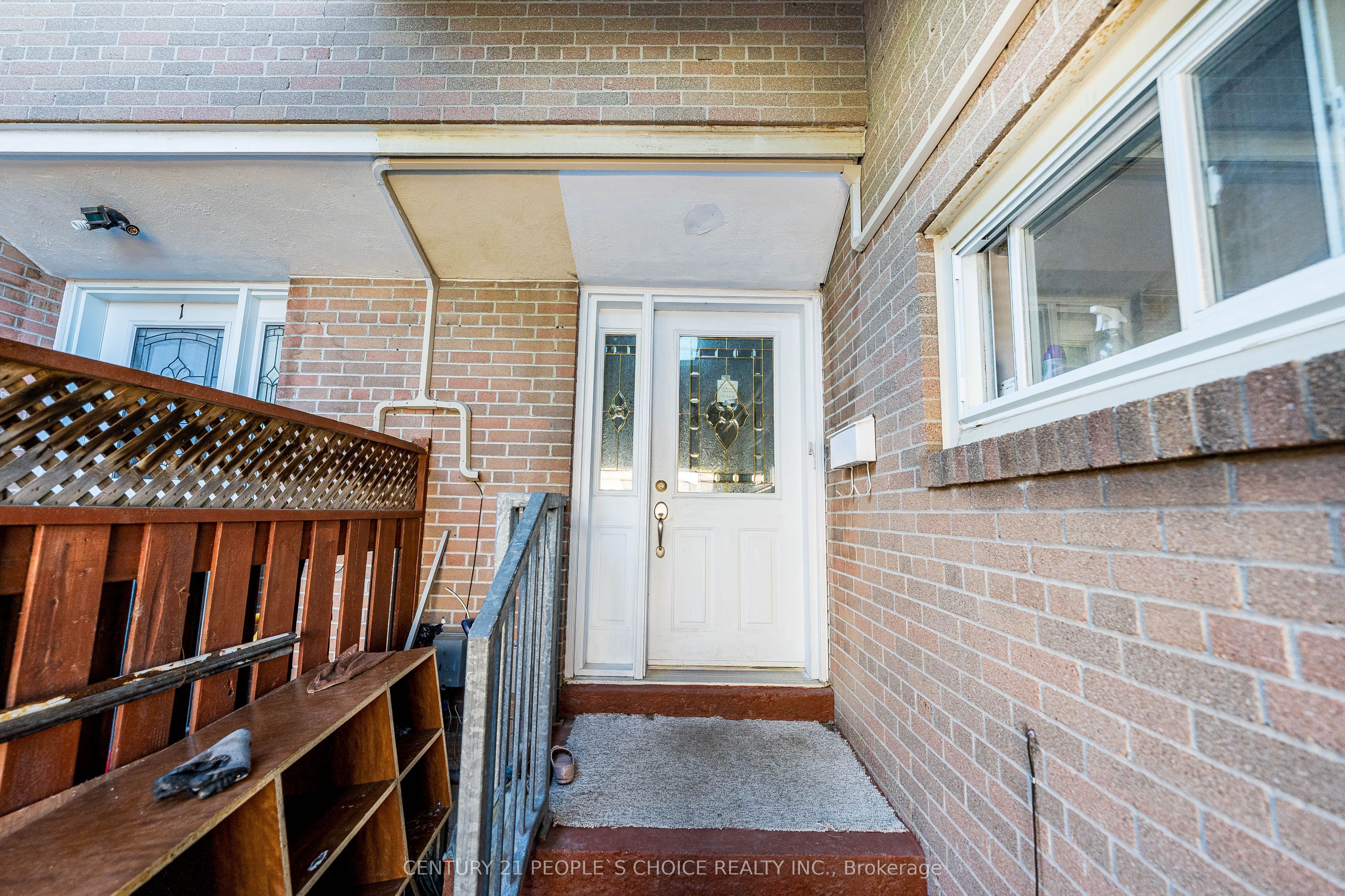 2-242 John Garland Boulevard, Toronto, ON, M9V 1N8 photo 4