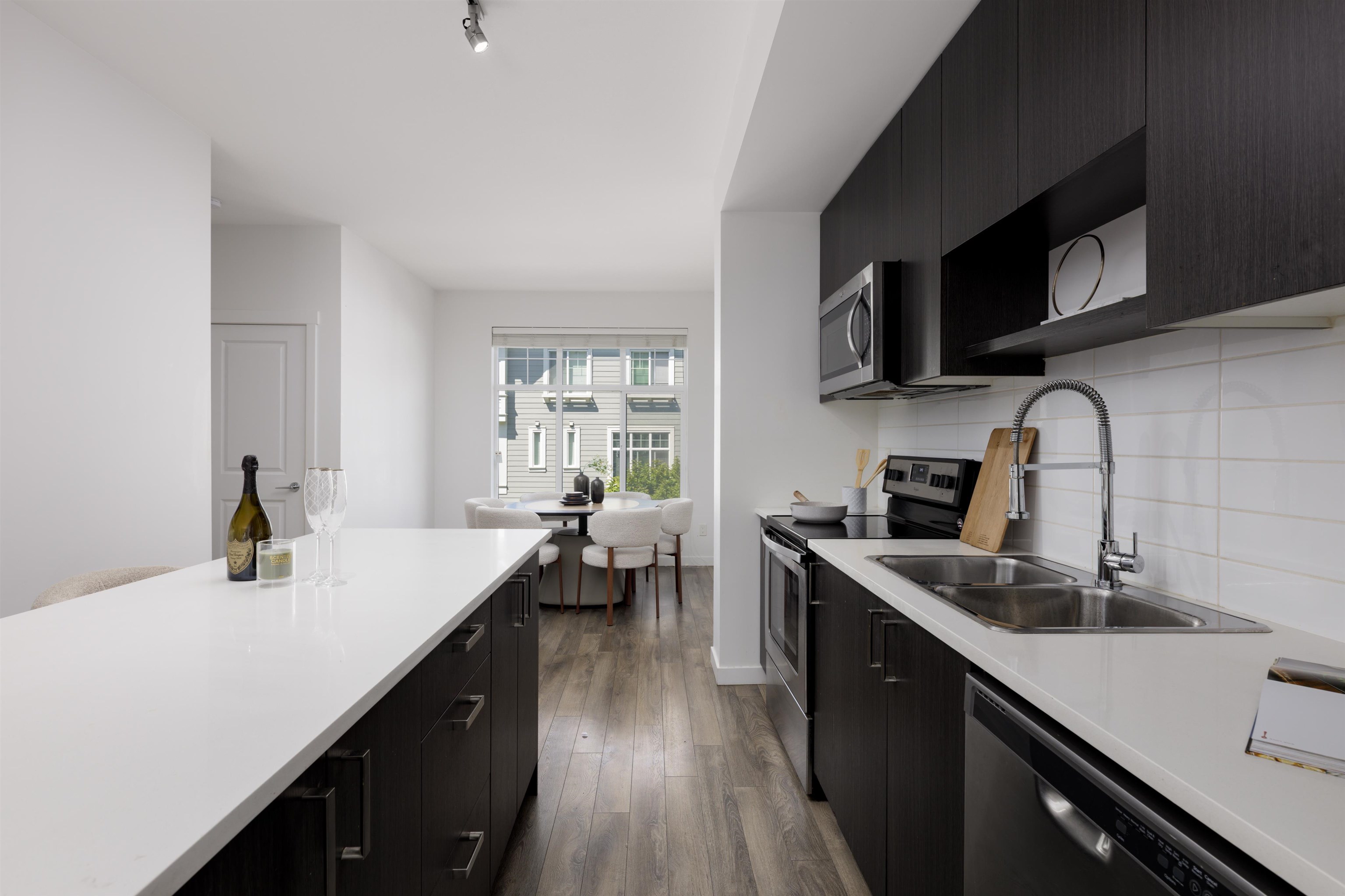 32-8130 136a Street, Surrey, BC, V3W 1H9 photo 5