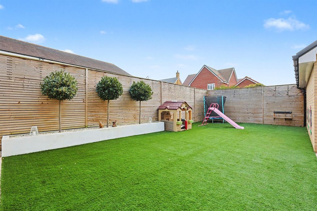 Additional image 22 of 5 bed detached house for saleElizabeth Gardens, Rochford SS4