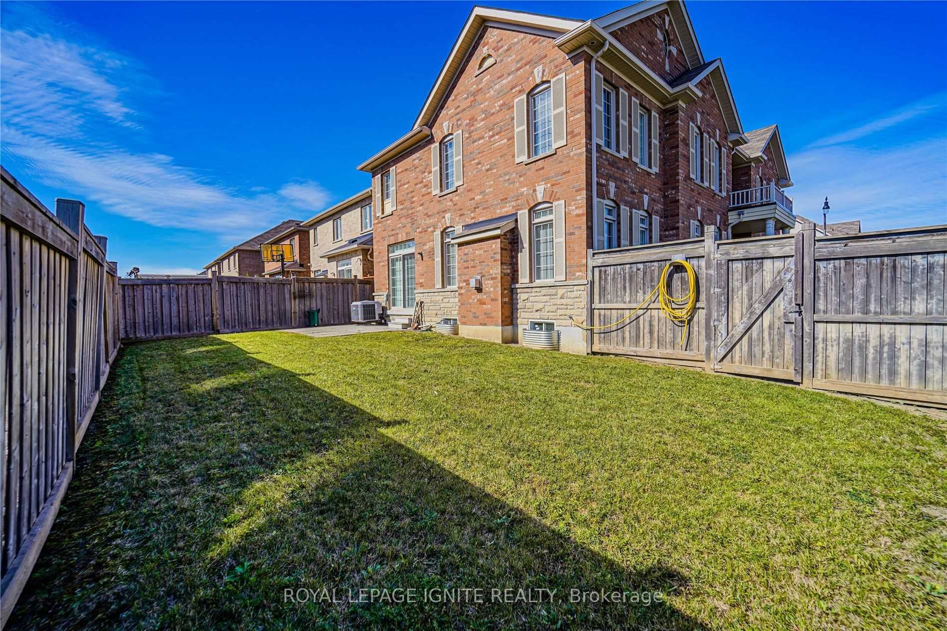 Upper-26 Ironshield Drive, Brampton, ON, L6P 3N4 photo 5