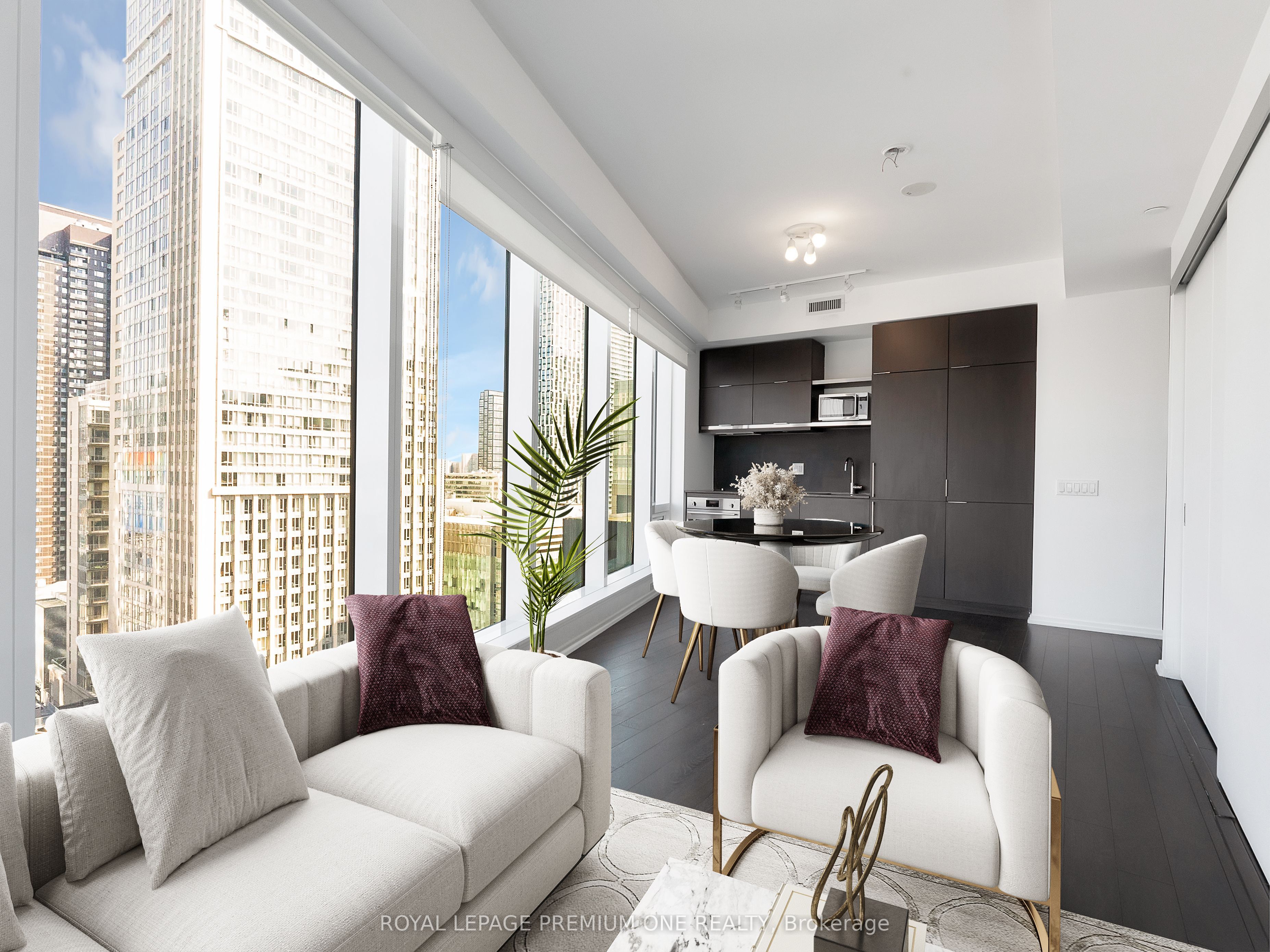 1412-197 Yonge Street, Toronto, ON, M5B 1M4