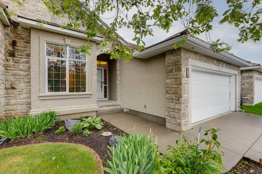 4592 Hamptons Way NW, Calgary, AB, T3A6B6 photo 2