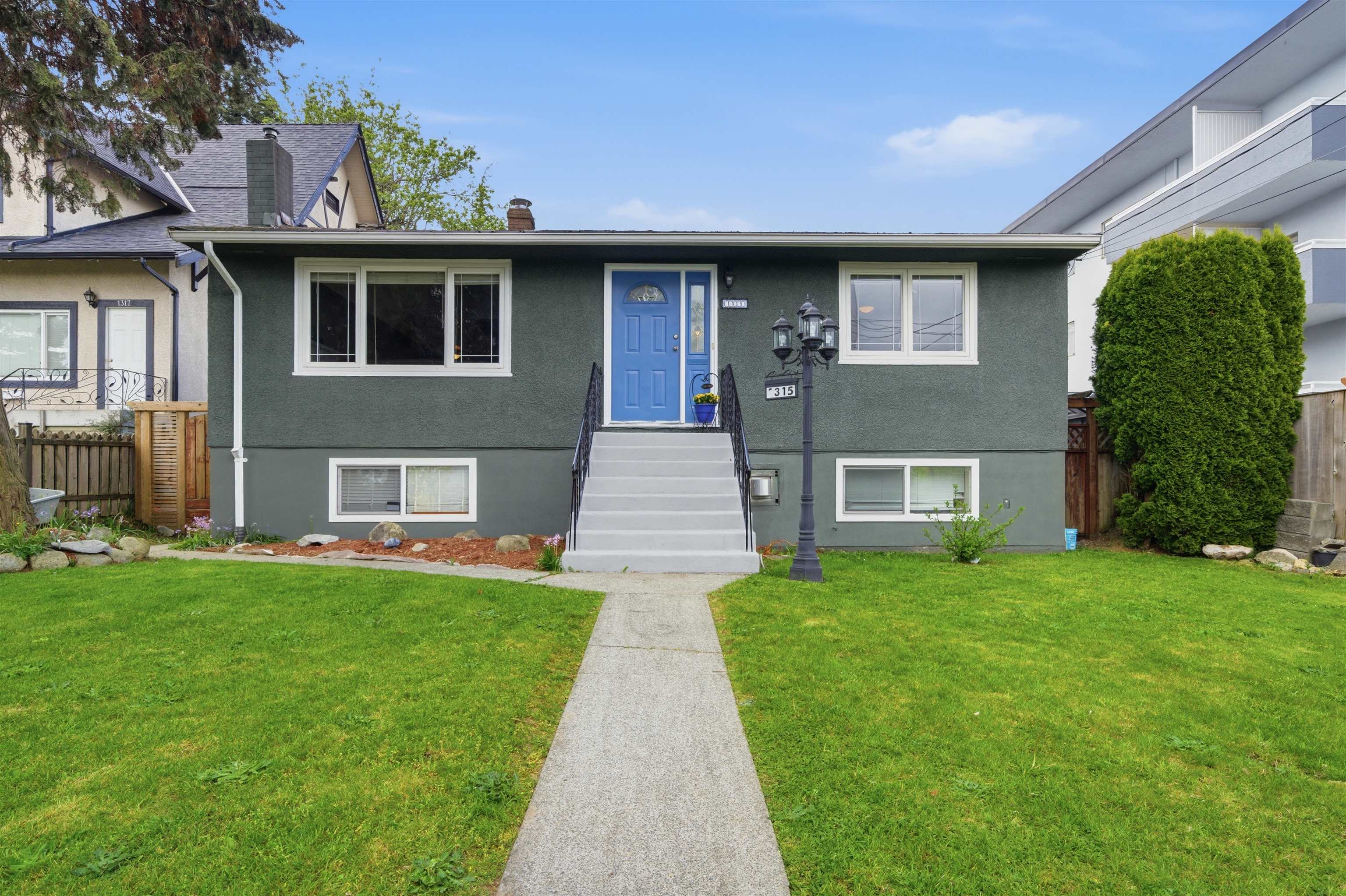 1315 Eighth Avenue, New Westminster, BC, V3M 2S2 photo 3