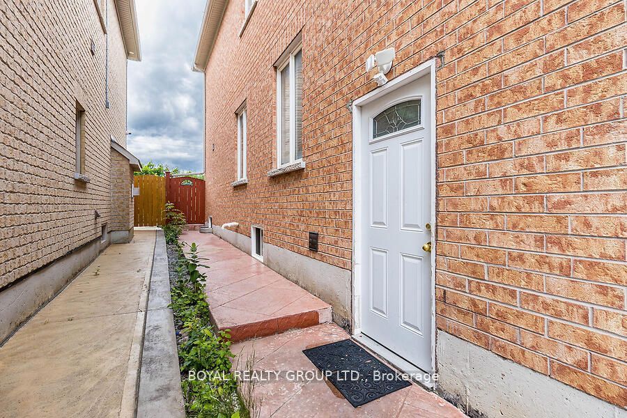 Additional image 5 of 80 Sleightholme Crescent, Brampton, ON, L6P 3E7