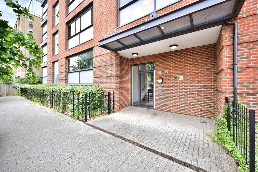 Additional image 10 of 2 bed flat for saleCorporation Street, Rochester, Kent ME1
