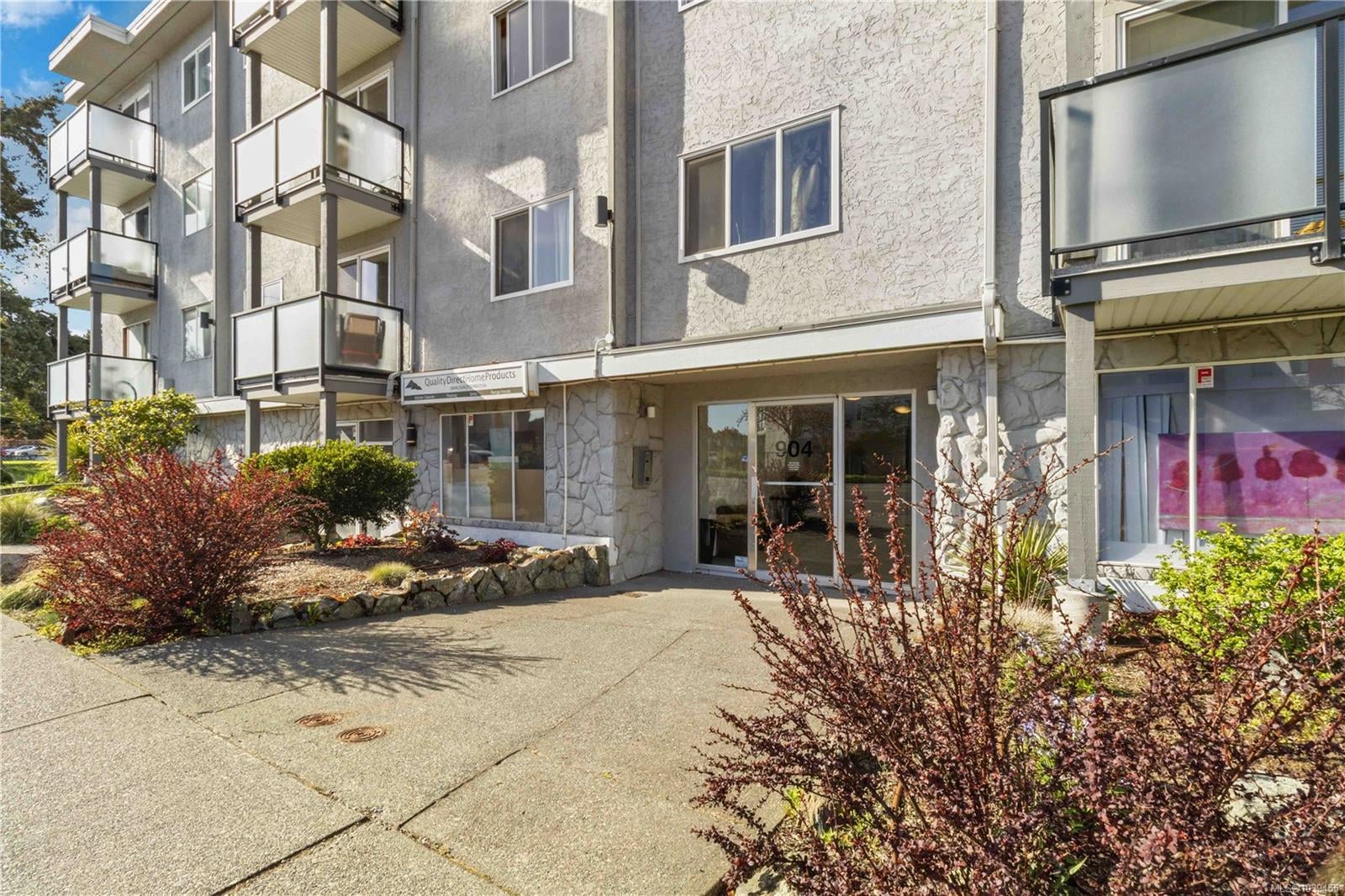 #302-904 Hillside Avenue, Victoria, BC, V8T 1Z8 photo 5