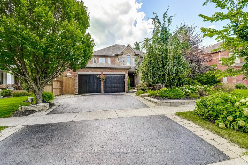 2080 Mckerlie Crescent, Burlington, ON, L7M 4E8 photo 3