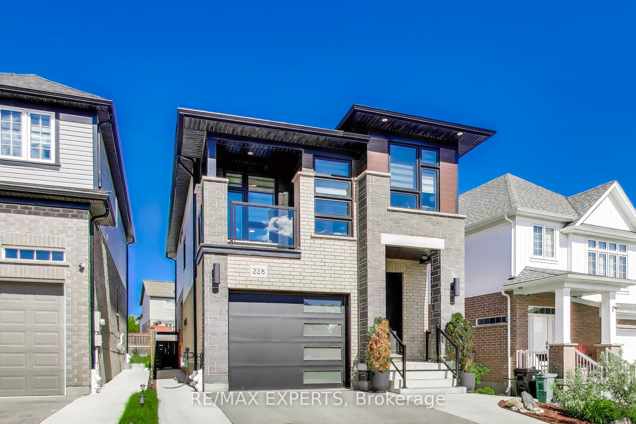 228 Woodbine Avenue, Kitchener, ON, N2R 1Y5 photo 2
