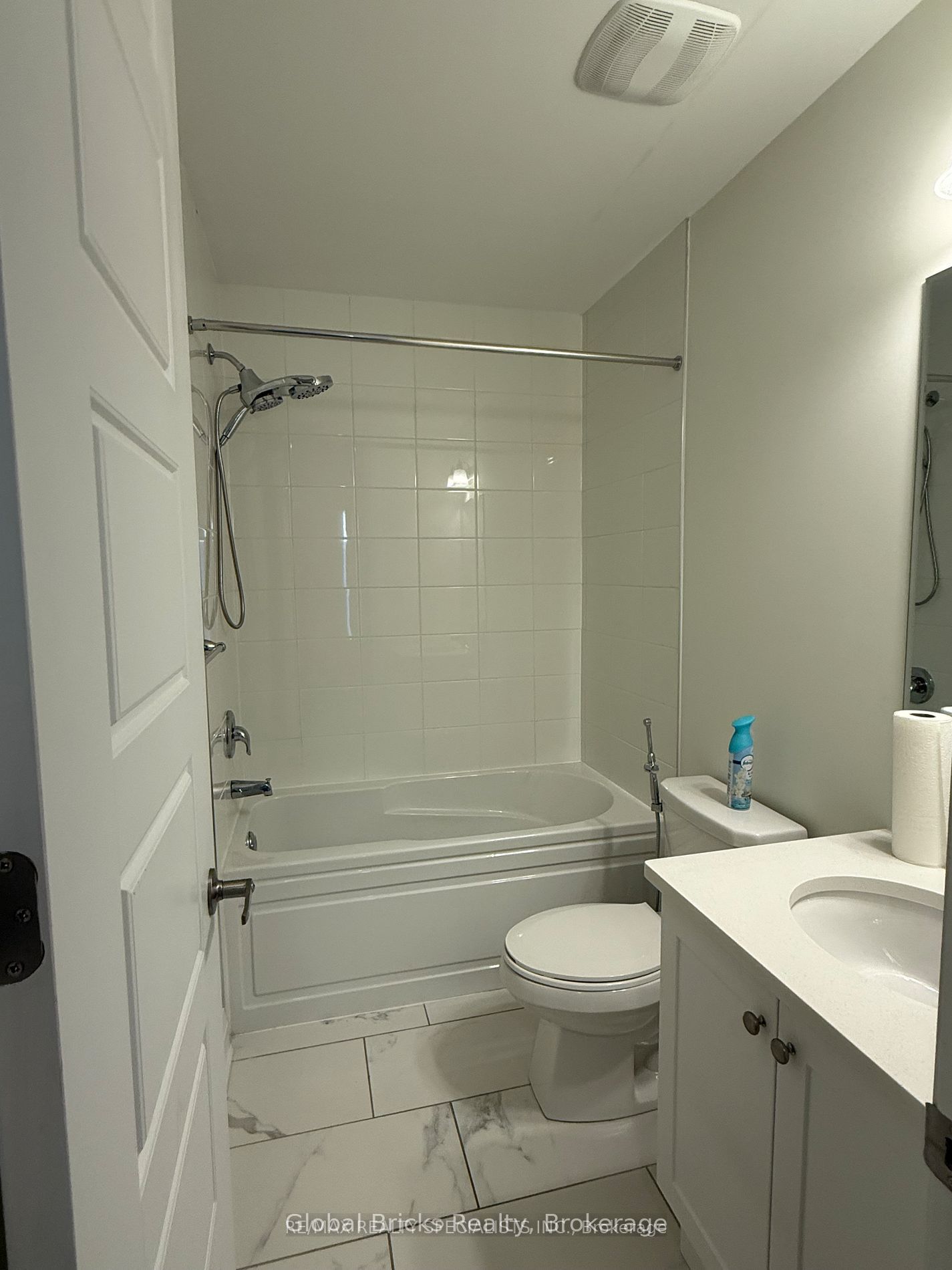 Additional image 6 of 209 The Donway East N/a, Toronto, ON, M3B 0B4