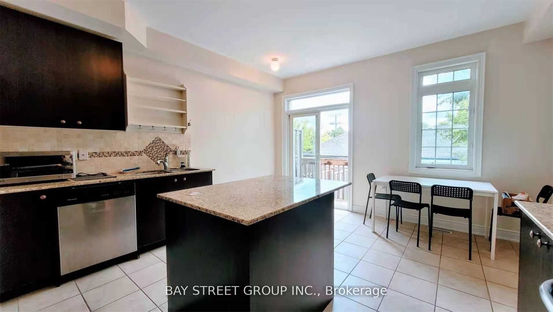 9 Strawflower Mews, Toronto, ON, M2N 0E8 photo 5