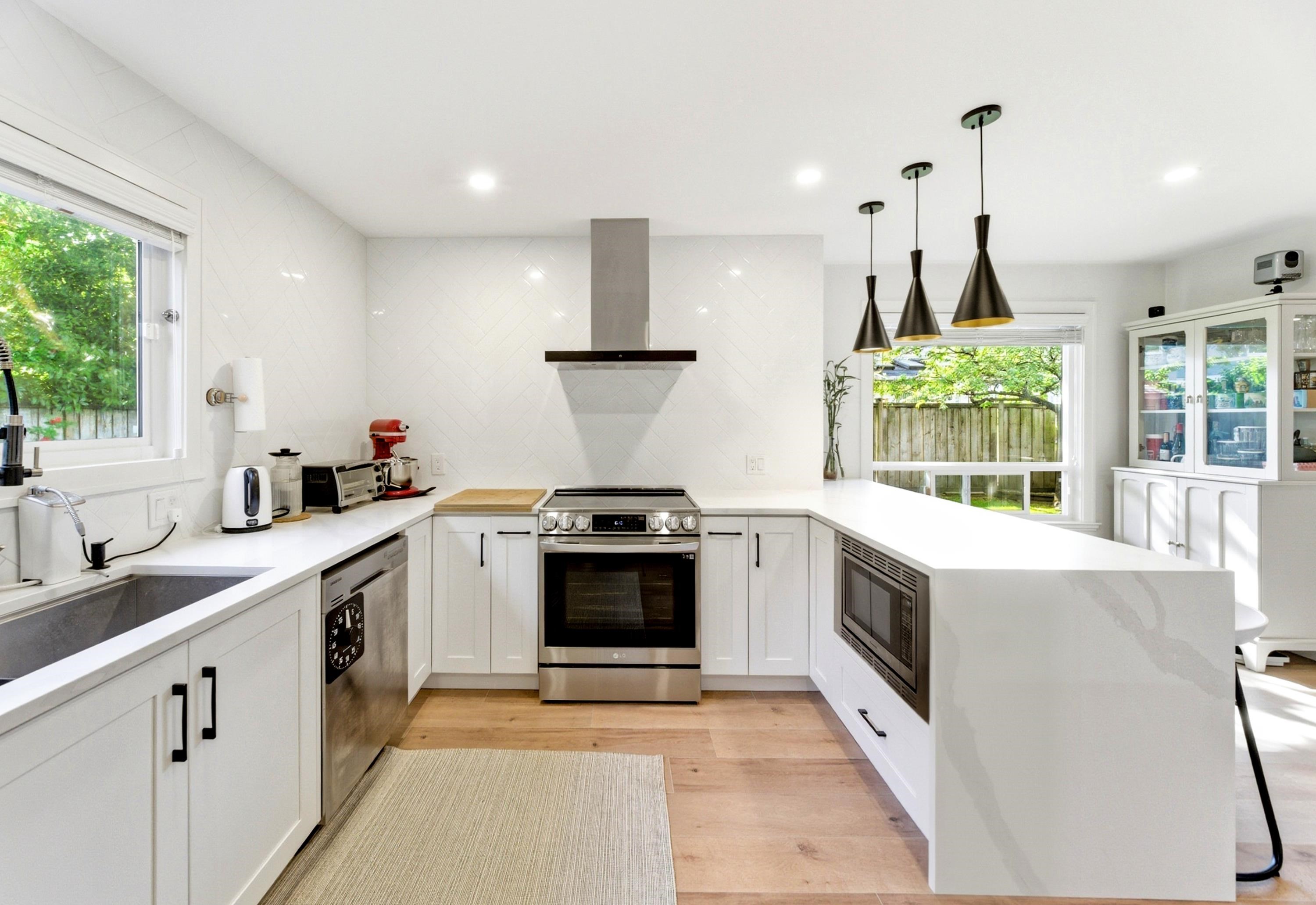 16-8631 No. 3 Road, Richmond, BC, V6Y 2E6 photo 2