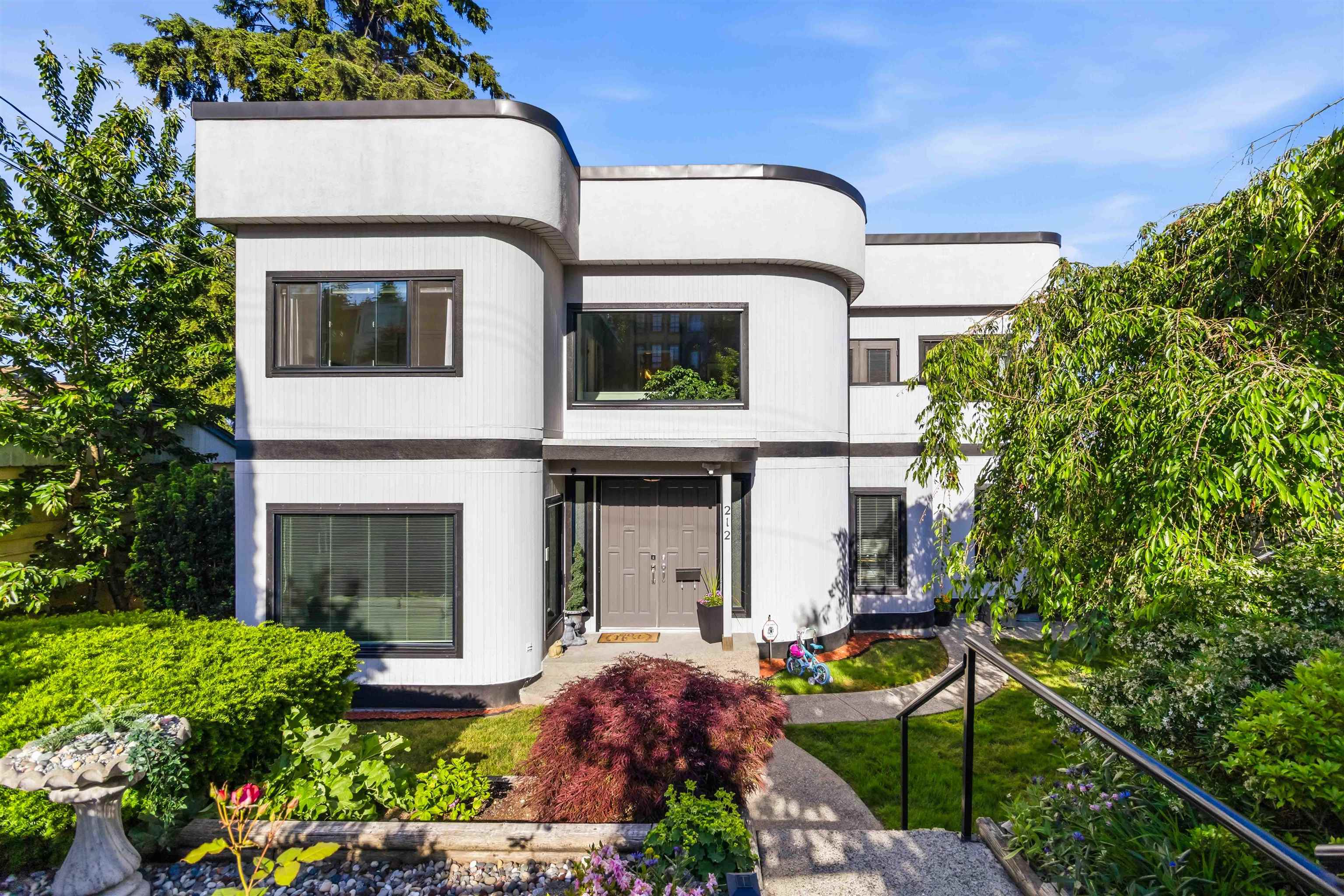 212 Sea Avenue N, Burnaby, BC, V5B 1K5