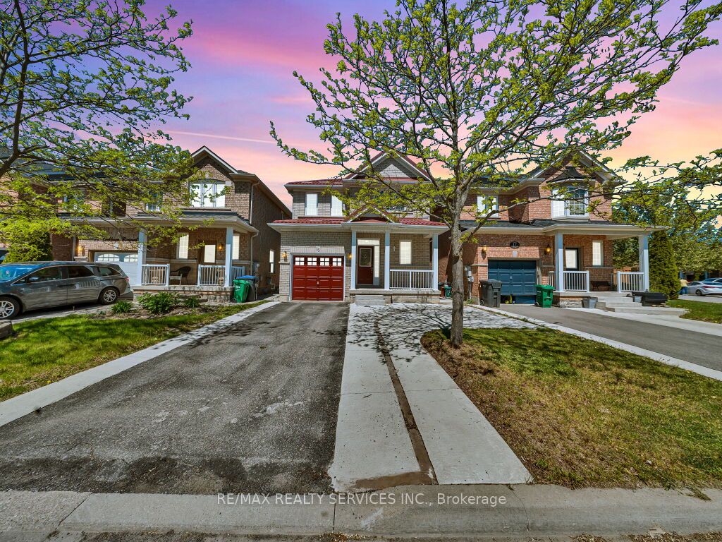 15 Lockburn Crescent, Brampton, ON, L7A 3W7 photo 2
