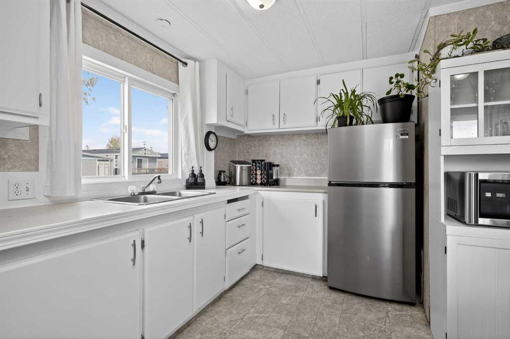 328-6220 17 Avenue, Calgary, AB, T2A 7H4 photo 3