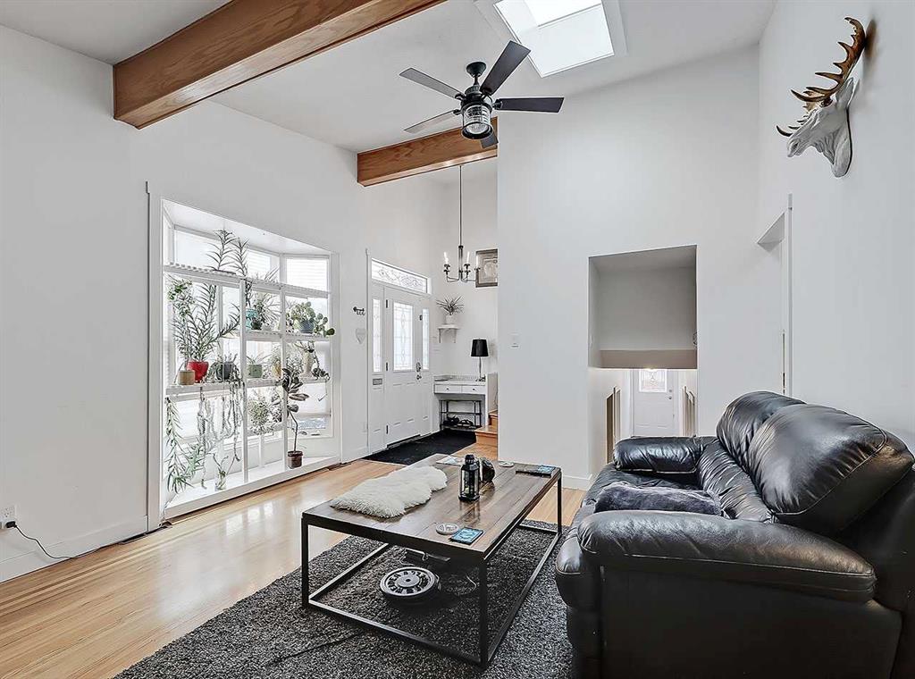247 Simons Road NW, Calgary, AB, T2K 2X4 photo 5