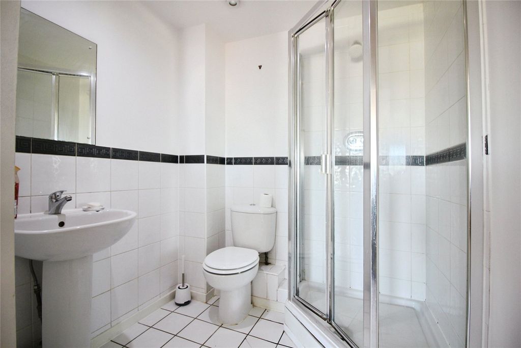 Additional image 5 of 2 bed flat for saleQuadrant Court, Jubilee Square, Reading RG1