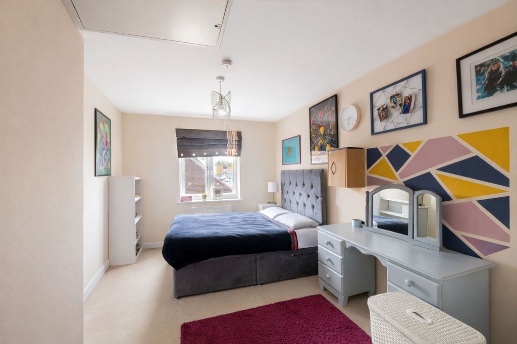 Additional image 10 of 5 bed terraced house for saleThe Moors, Redhill RH1