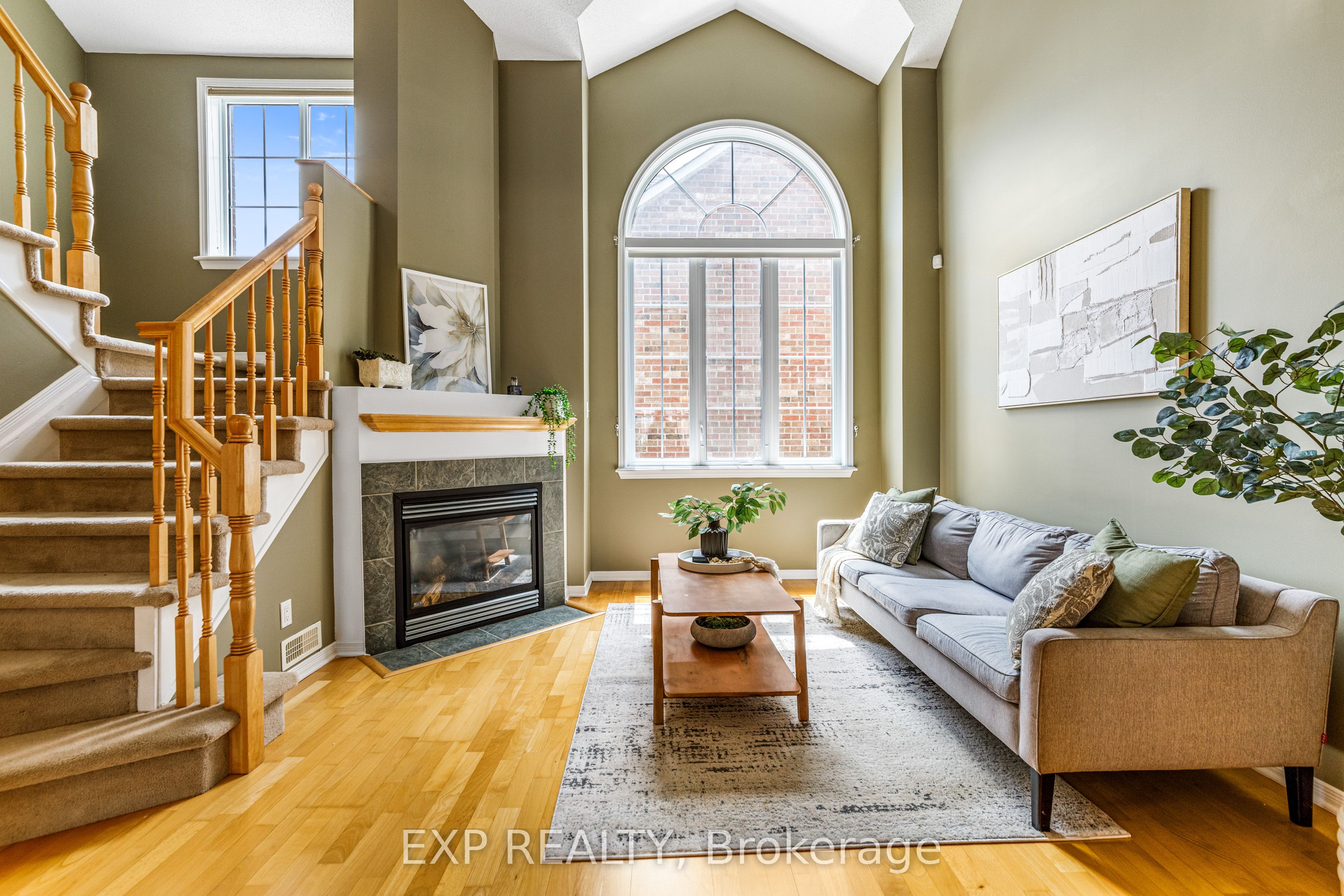Additional image 3 of 102 Gatestone Private, Ottawa, ON, K1J 1K5