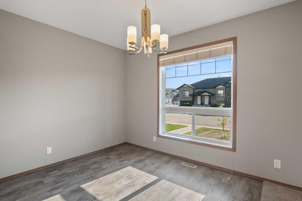 17 Crimson Court, Blackfalds, AB, T4M 0A5 photo 3
