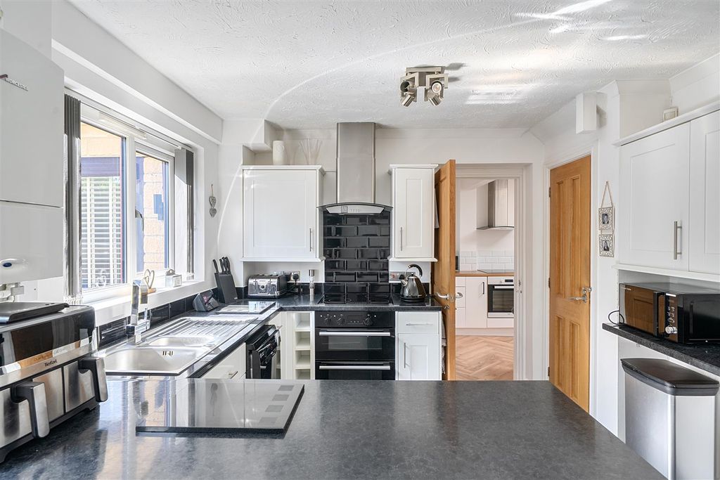 Additional image 2 of 4 bed property for saleSunnymead, Midsomer Norton, Radstock BA3