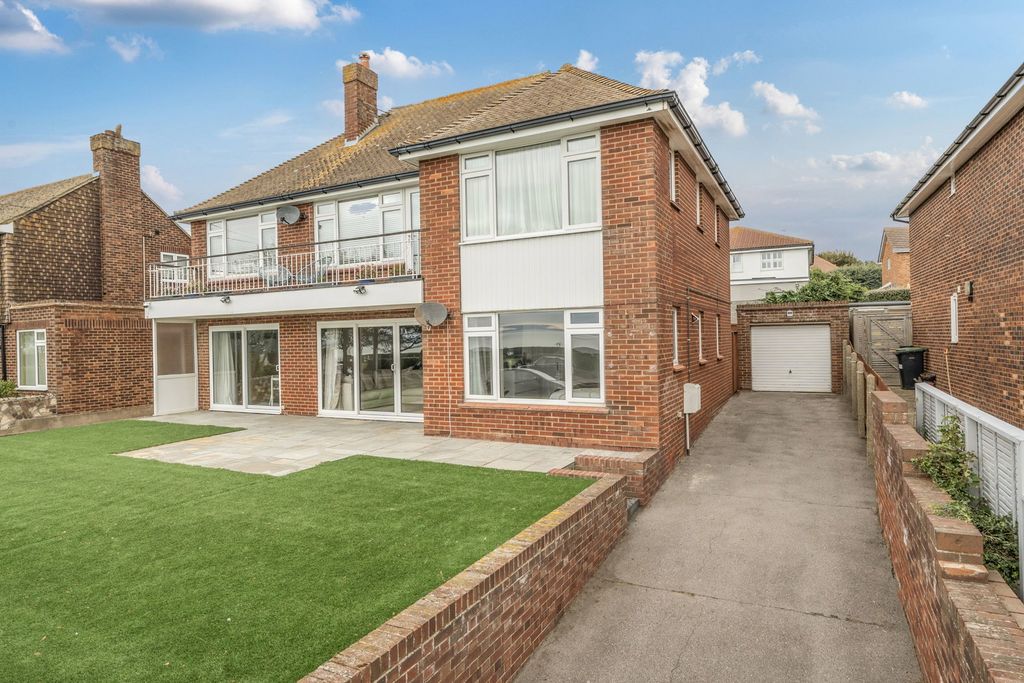 2 bed flat for saleRoyal Esplanade, Ramsgate CT11