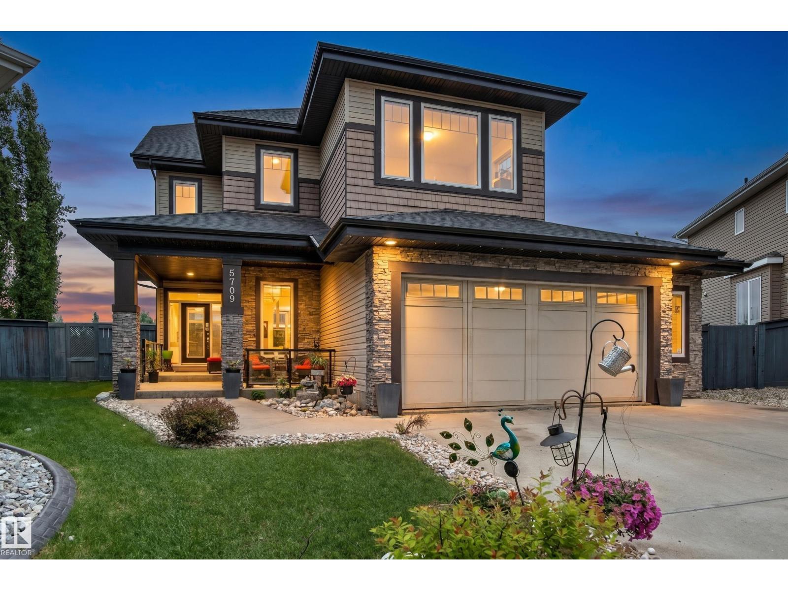 5709 Mcluhan Bay NW, Edmonton, AB, T6R0P8