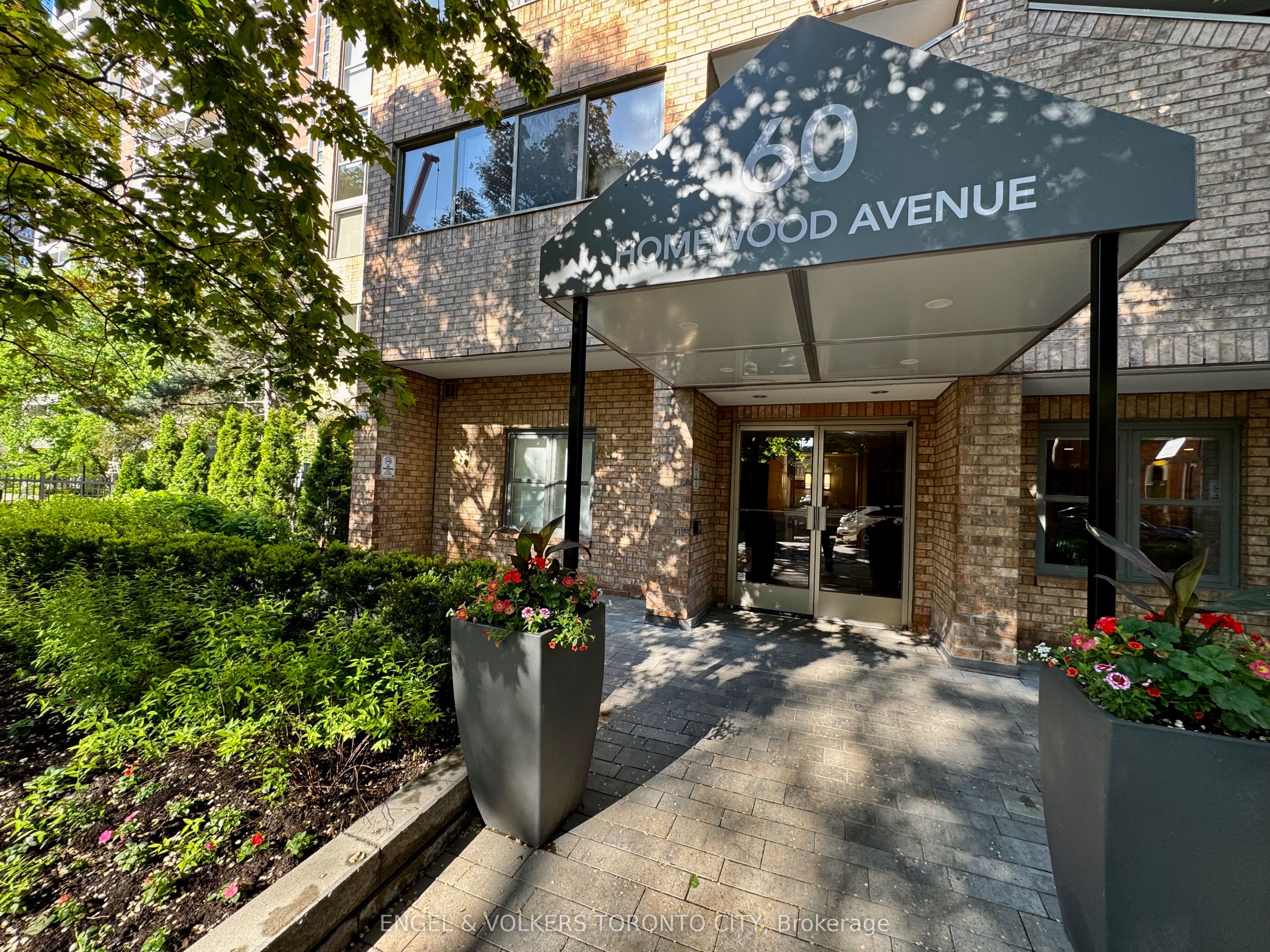 325-60 Homewood Avenue, Toronto, ON, M4Y 2X4