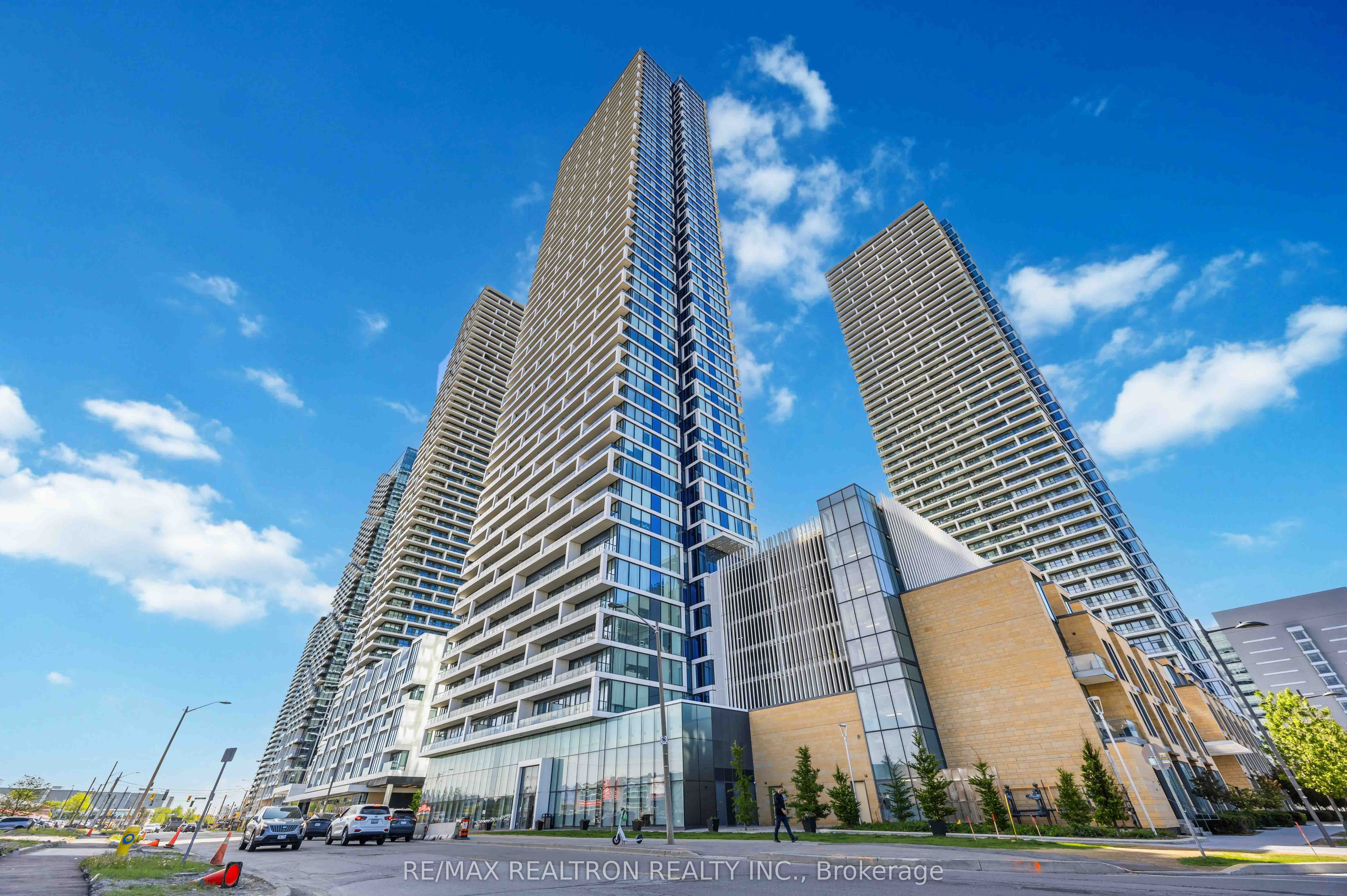 903-898 Portage Parkway, Vaughan, ON, L4K 0J6