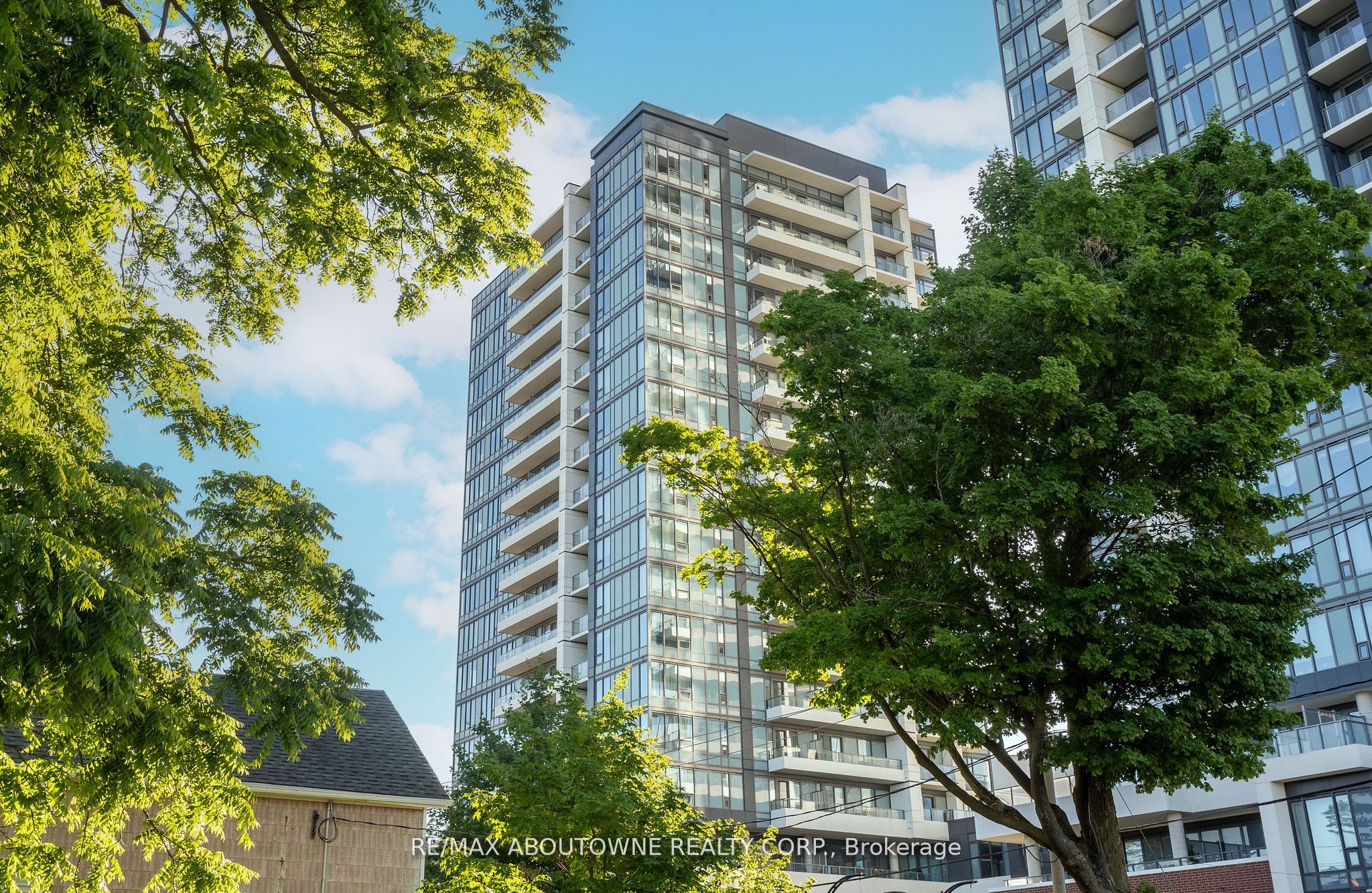 1407-5 Wellington Street S, Kitchener, ON, N2G 0E3