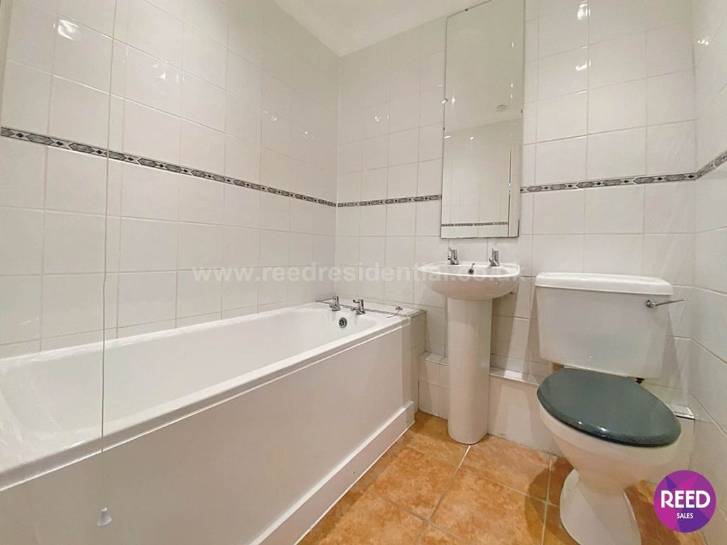 Additional image 16 of 10 bed detached house for saleDorset Gardens, Rochford SS4