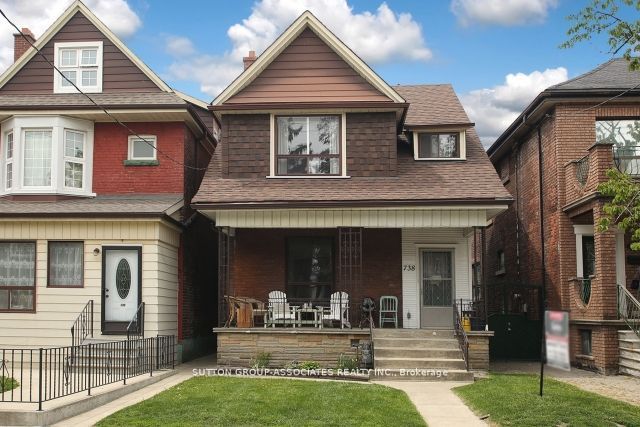 2nd Fl.-738 Shaw Street, Toronto, ON, M6G 3L7