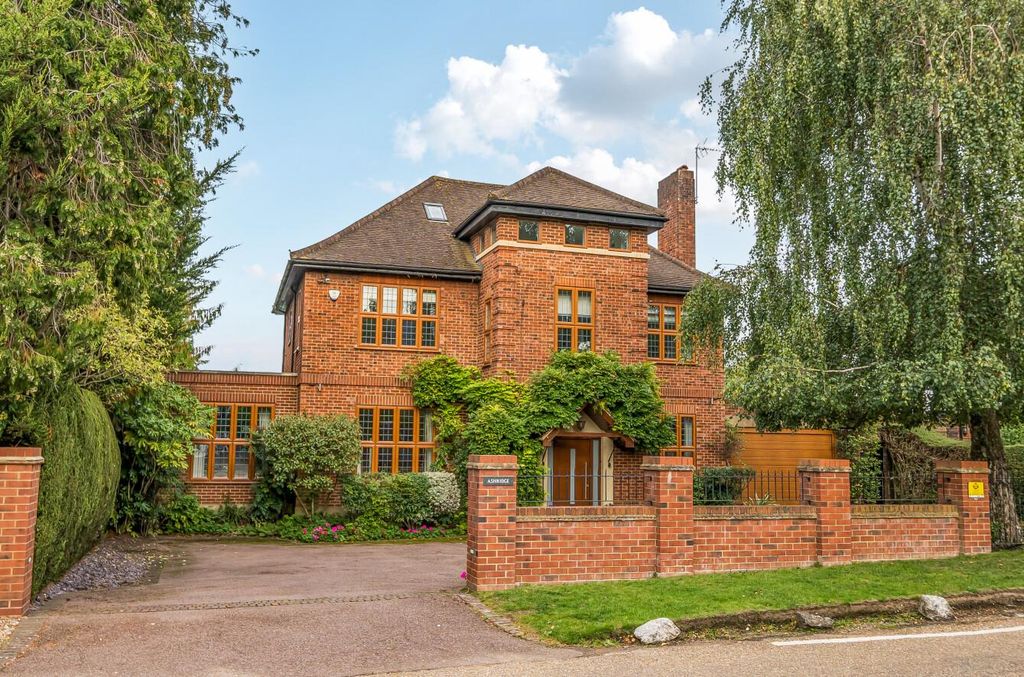 6 bed detached house for saleNewlands Avenue, Radlett WD7
