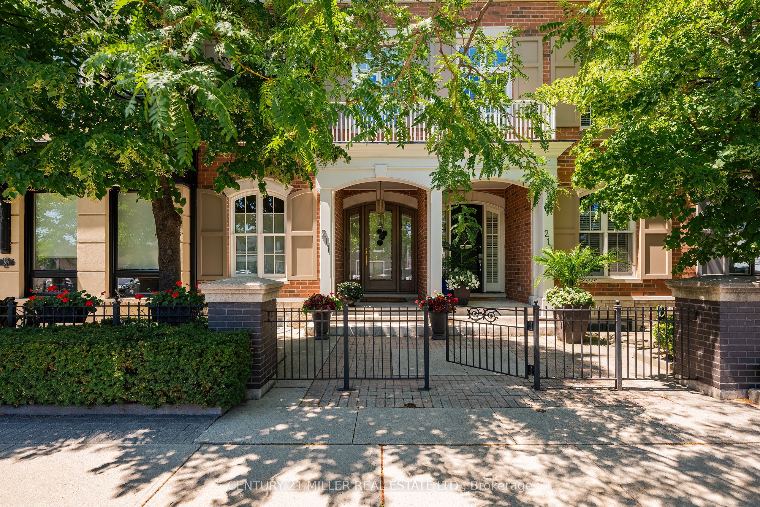 211 Church Street, Oakville, ON, L6J 1N4