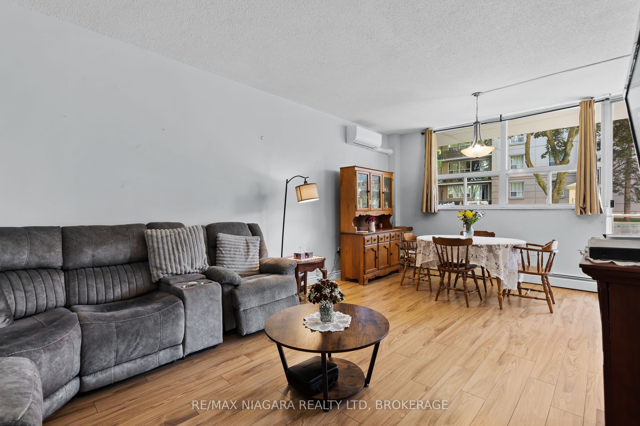 107-6390 Huggins Street, Niagara Falls, ON, L2J 1H1 photo 2