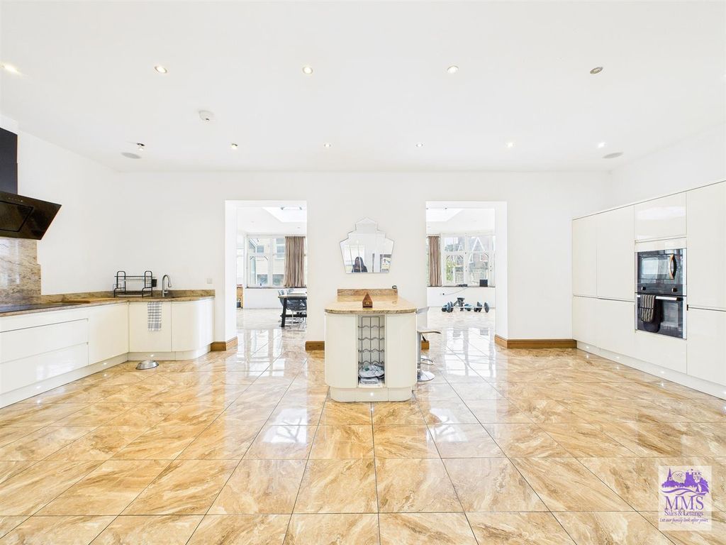 Additional image 4 of 6 bed detached house for saleLondon Road, Strood, Rochester ME2