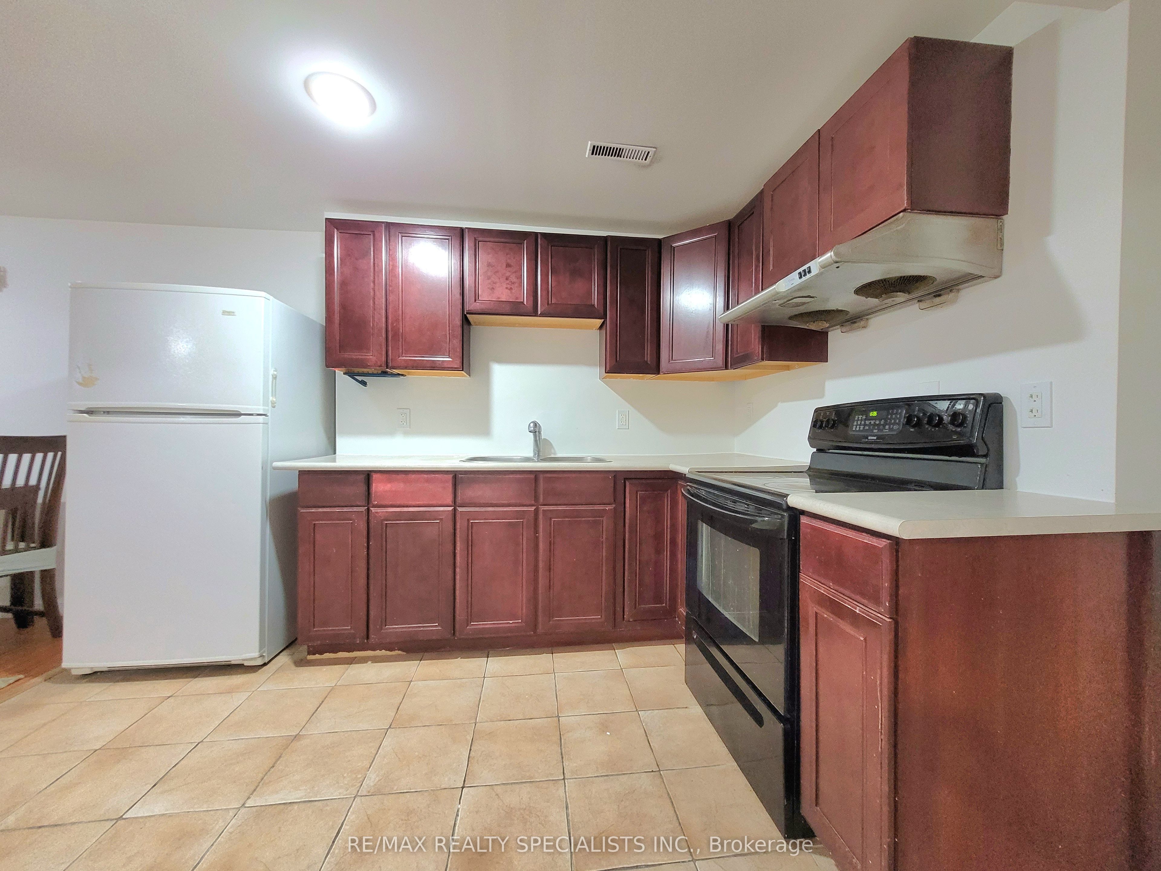 Additional image 3 of basement-24 Blazing Star Drive, Brampton, ON, L6R 3E7