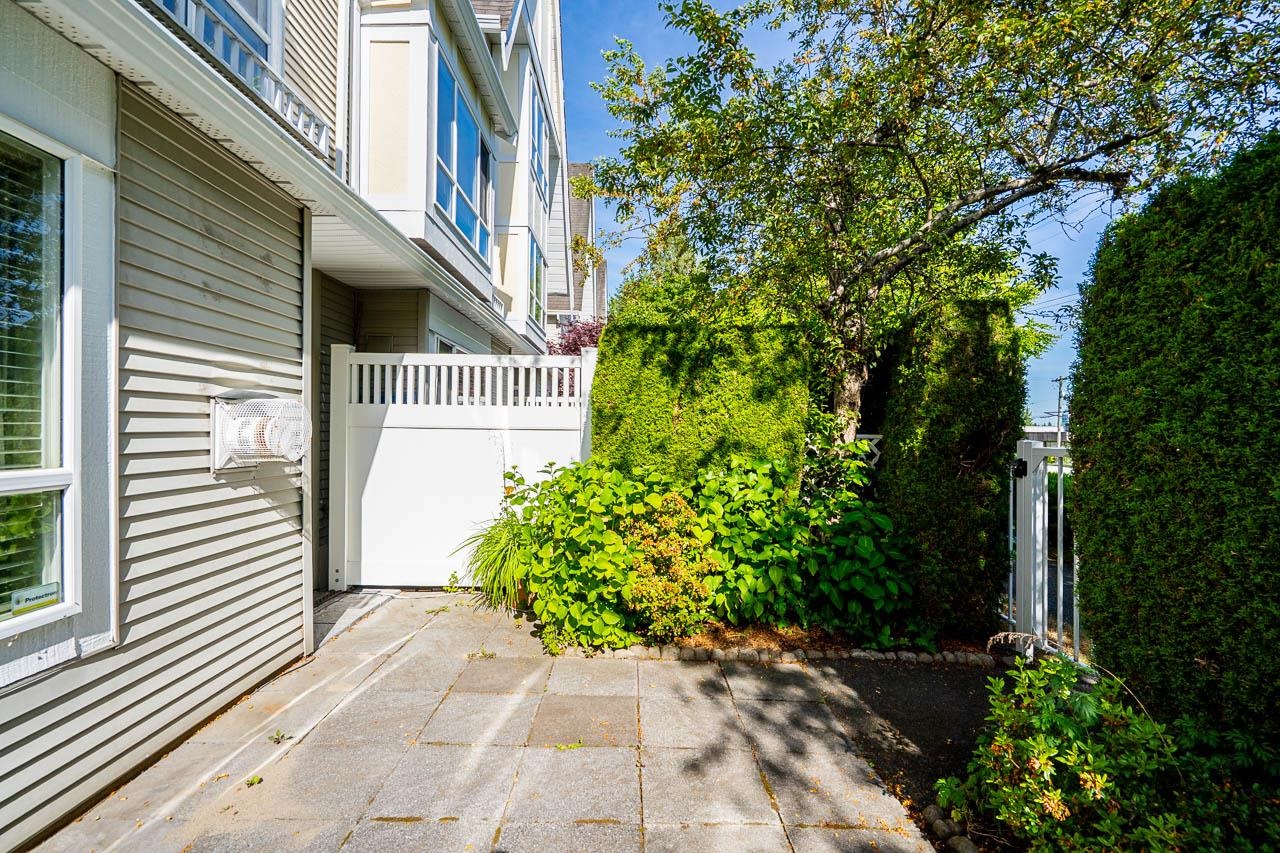 109-6588 Southoaks Crescent, Burnaby, BC, V5E 4K1 photo 5