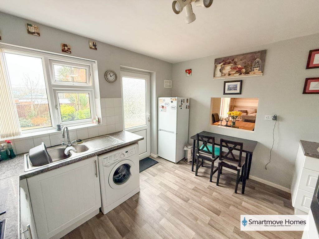 4 bed detached house for saleLathkill Drive, Marehay DE5 photo 5