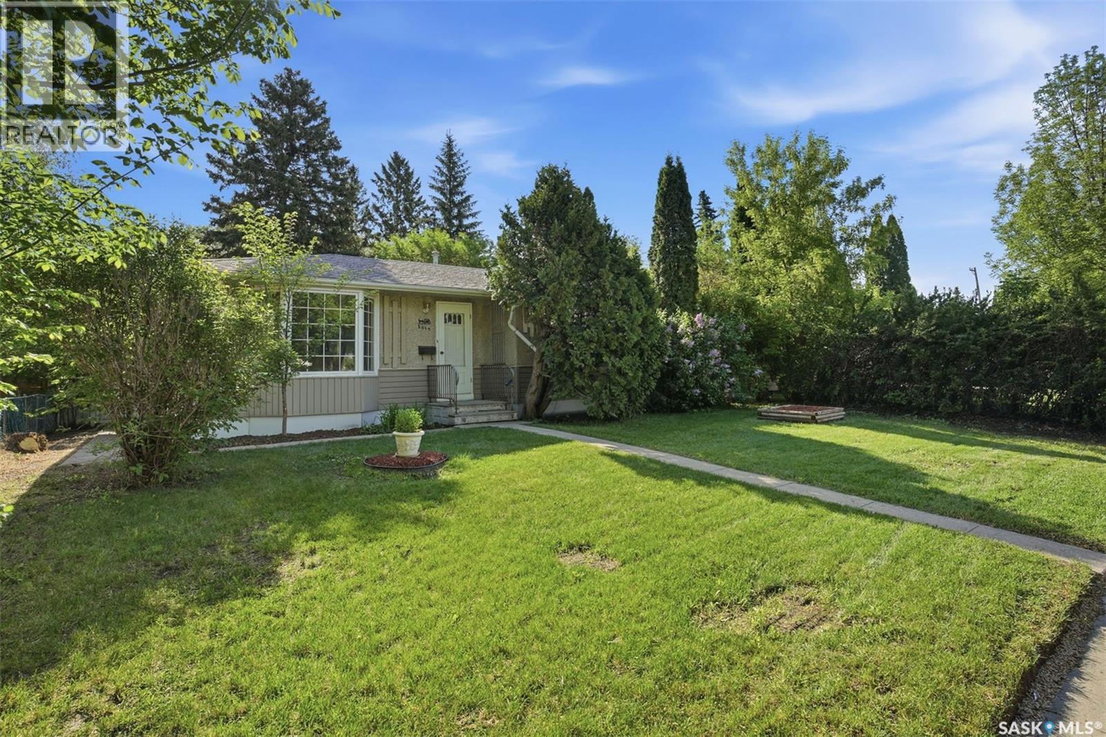 2019 Louise Avenue, Saskatoon, SK, S7J2C1 photo 2