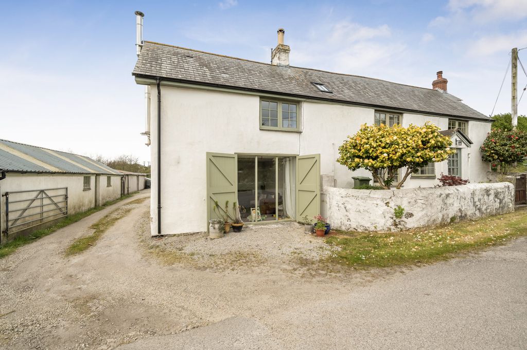 3 bed country house for saleTreskerby, Near Redruth TR16