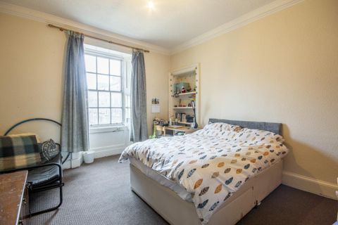 Lord Russell Place, Edinburgh EH9
