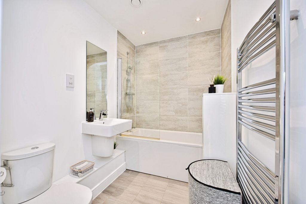 Additional image 12 of 2 bed flat for sale1 Knights Templar Way, Rochester ME2