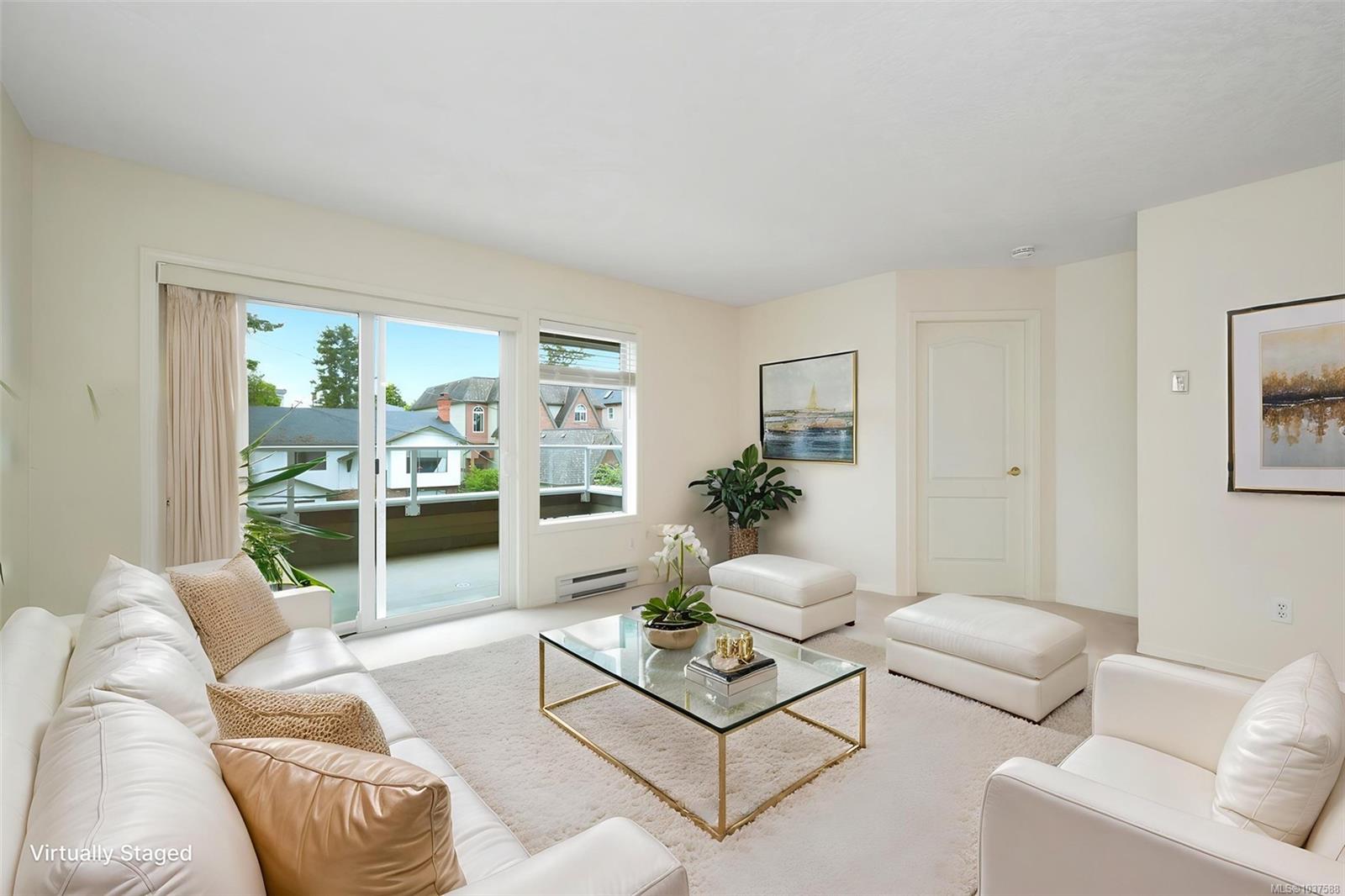 #204-9710 Second Street, Sidney, BC, V8L 3C4 photo 5