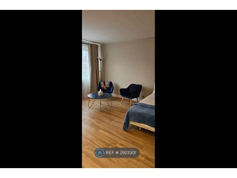 Gainsborough Road, London N12, Studio to rent